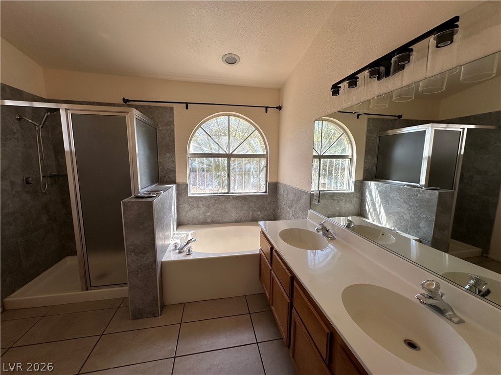 1585 Rowan Tree Drive Property Photo 7