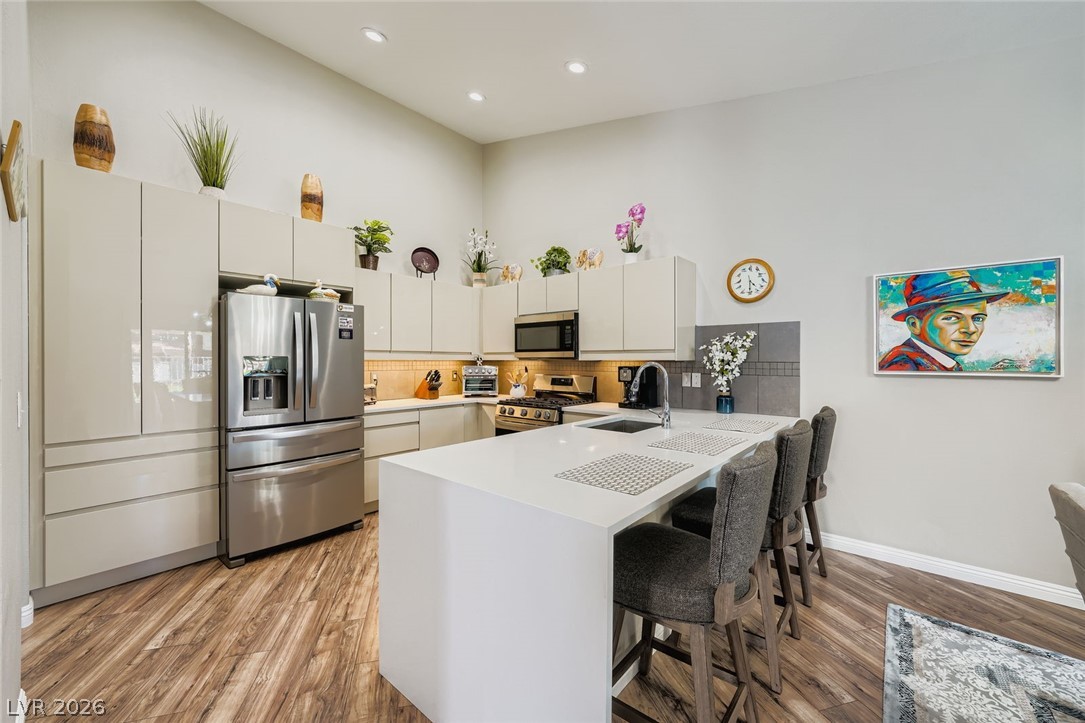 10059 Oak Creek Canyon Avenue Property Photo 6