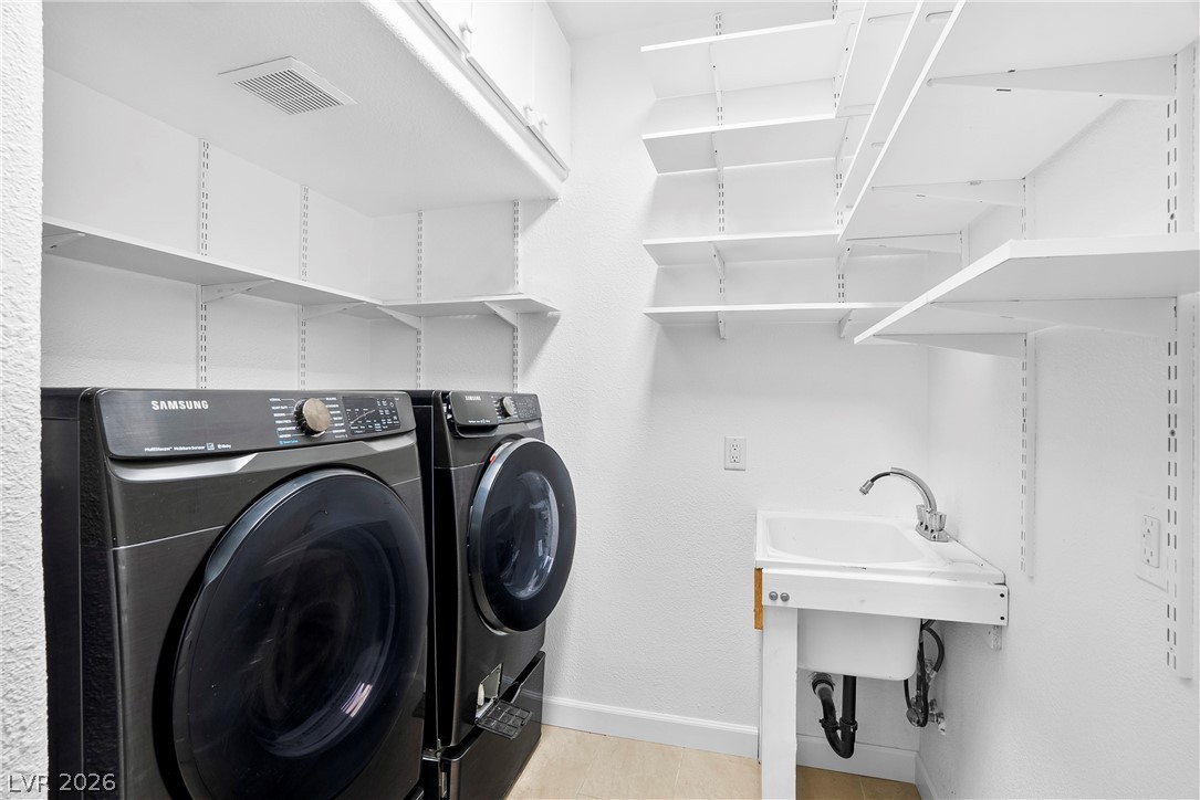 8824 Iron Hitch Avenue Property Photo 15