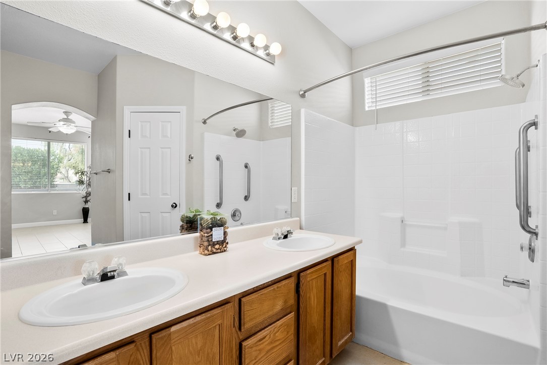 8824 Iron Hitch Avenue Property Photo 17