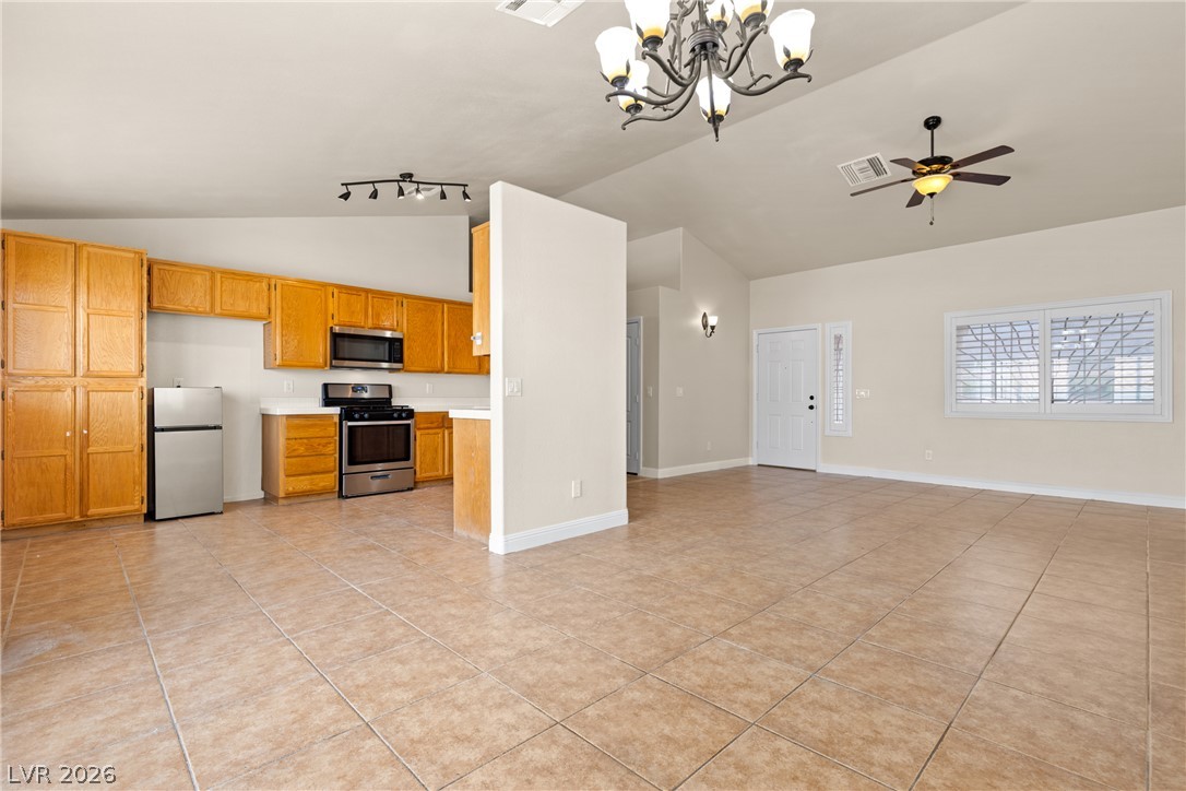 681 West Pacific Avenue Property Photo 50