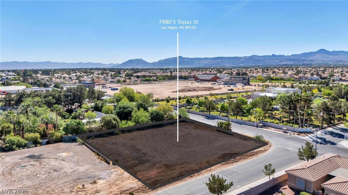 7480 Topaz Street Property Photo 6