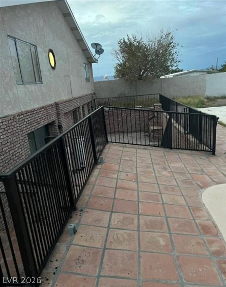 664 Sky Road Property Photo 8