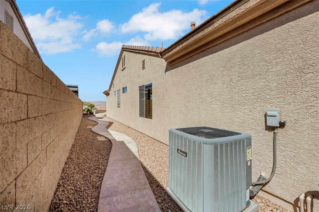 2025 Wildwood Lake Street Property Photo 40
