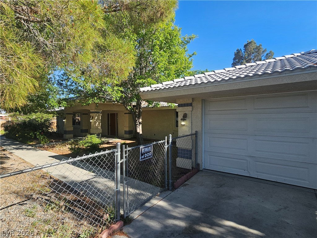 1891 Vondell Drive Property Photo 4