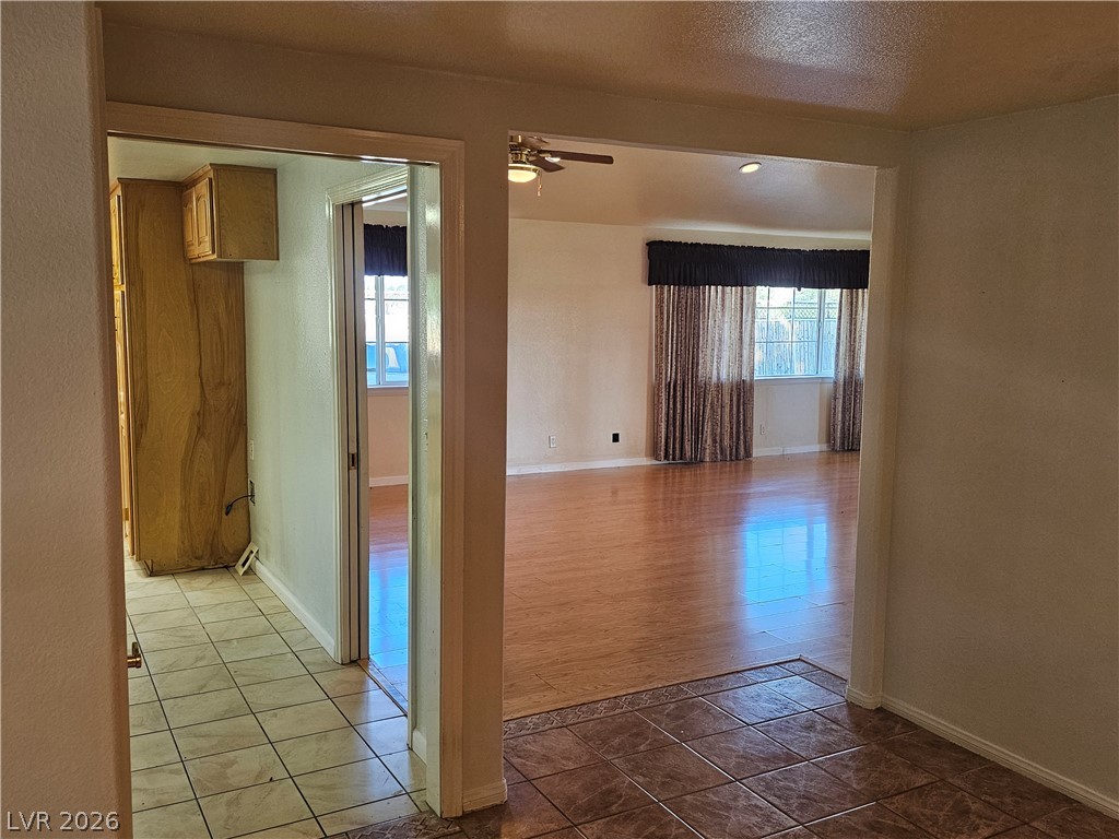 1891 Vondell Drive Property Photo 6