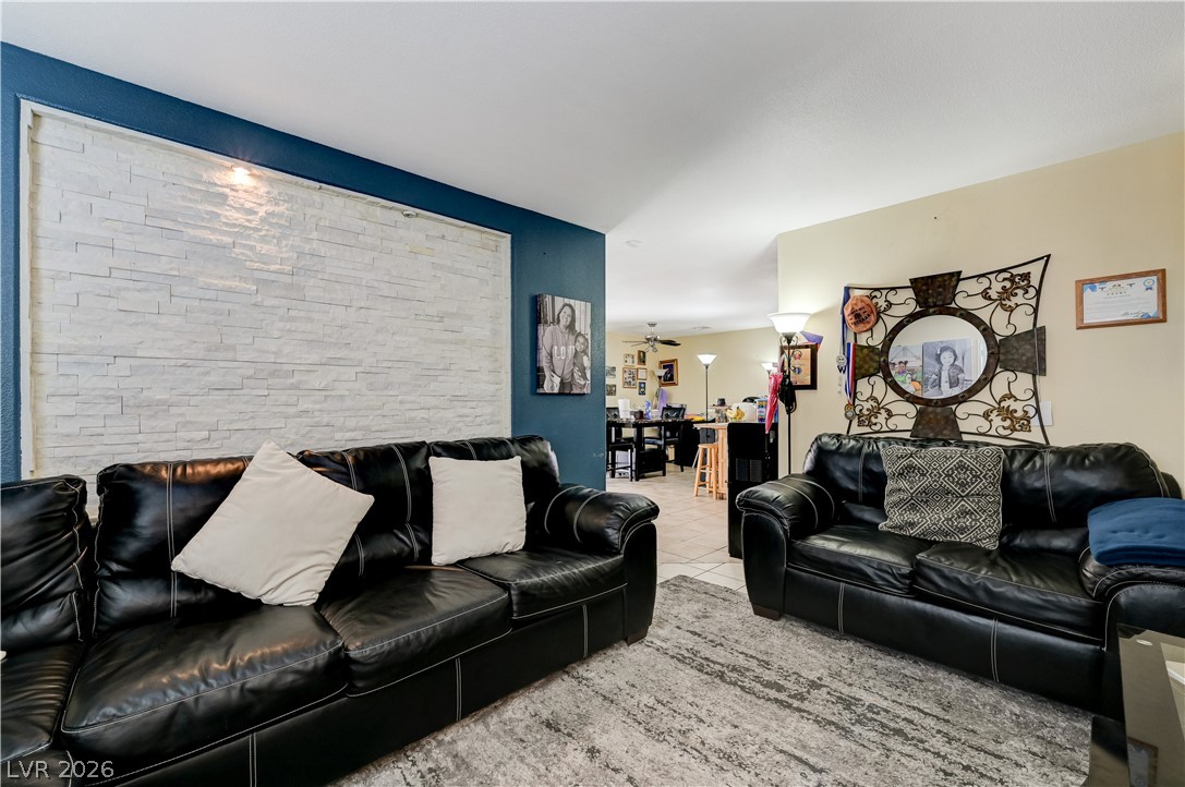 8325 Haven Cove Avenue Property Photo 8