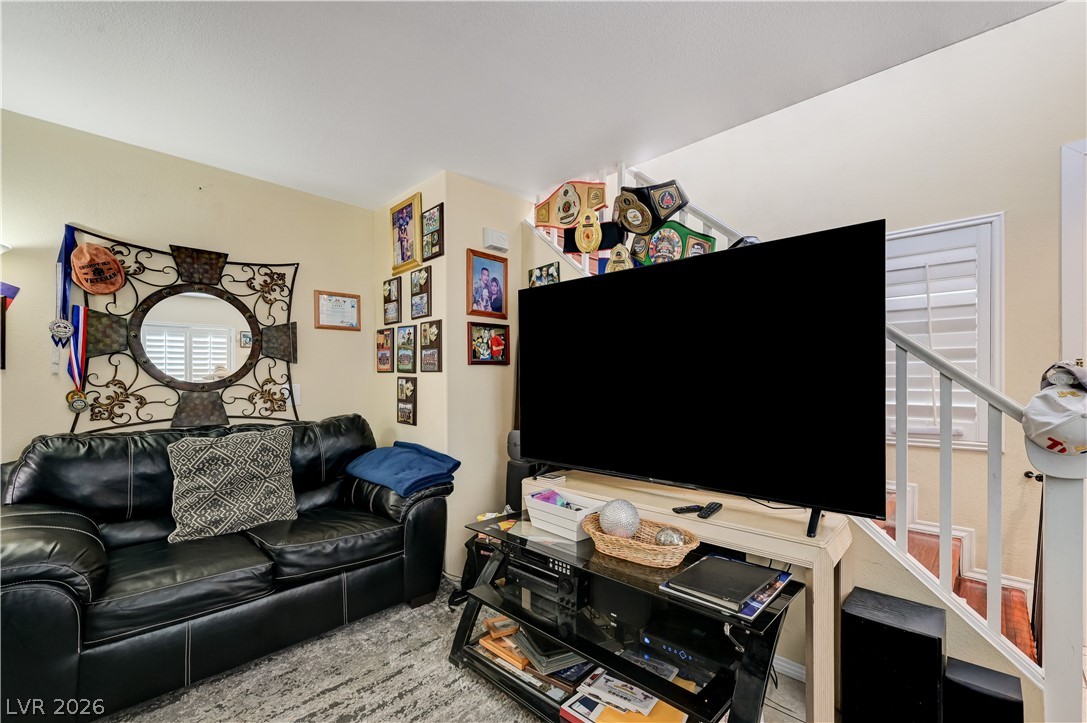 8325 Haven Cove Avenue Property Photo 9