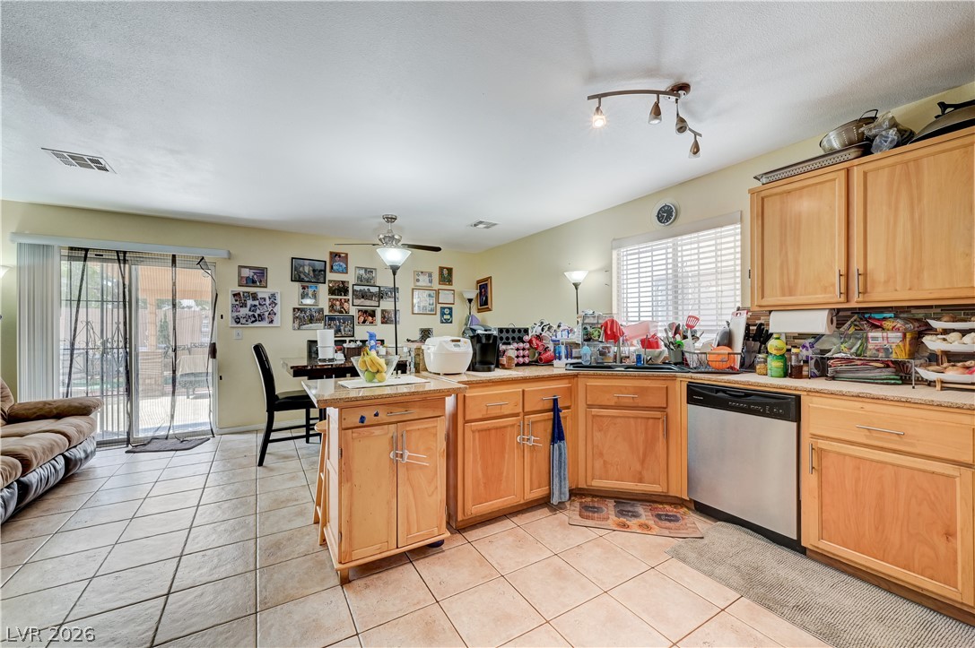8325 Haven Cove Avenue Property Photo 17