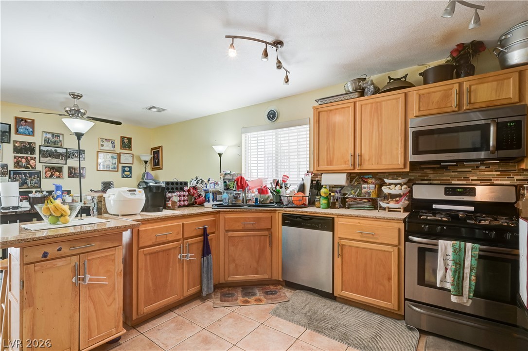 8325 Haven Cove Avenue Property Photo 18