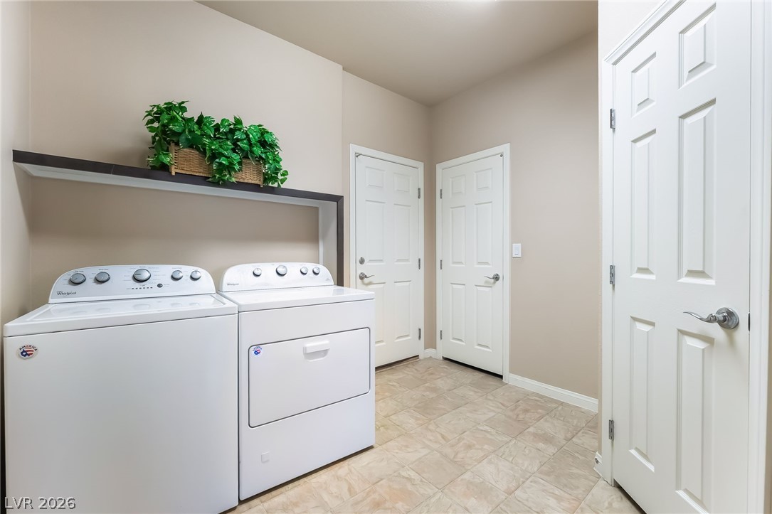 8202 Dover Canyon Court Property Photo 14