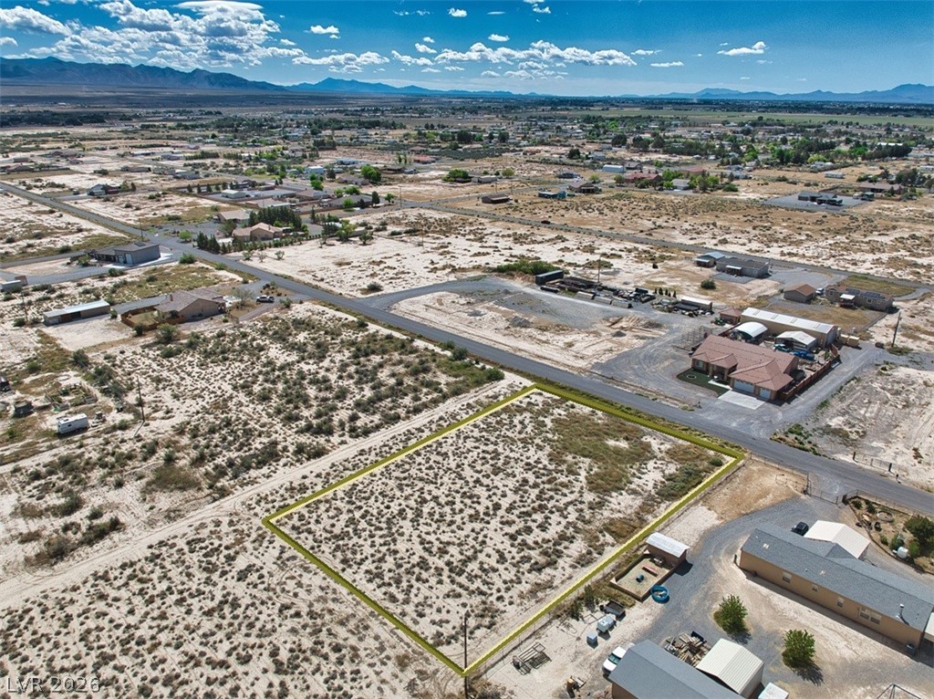 1670 Geofrey Street Property Photo 4