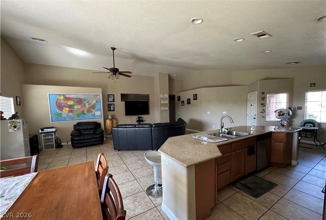 313 Purple Passion Avenue Property Photo 6