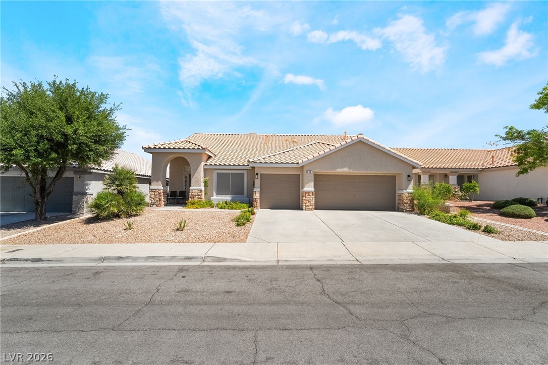 686 Pansy Place Property Photo 3