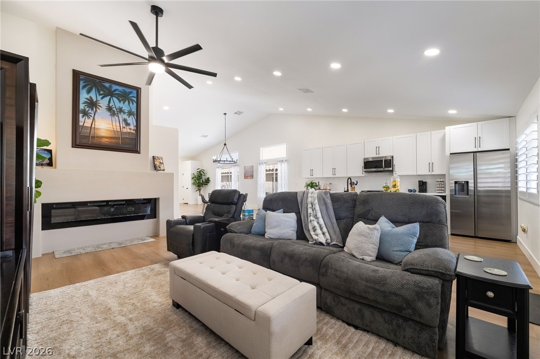 686 Pansy Place Property Photo 11