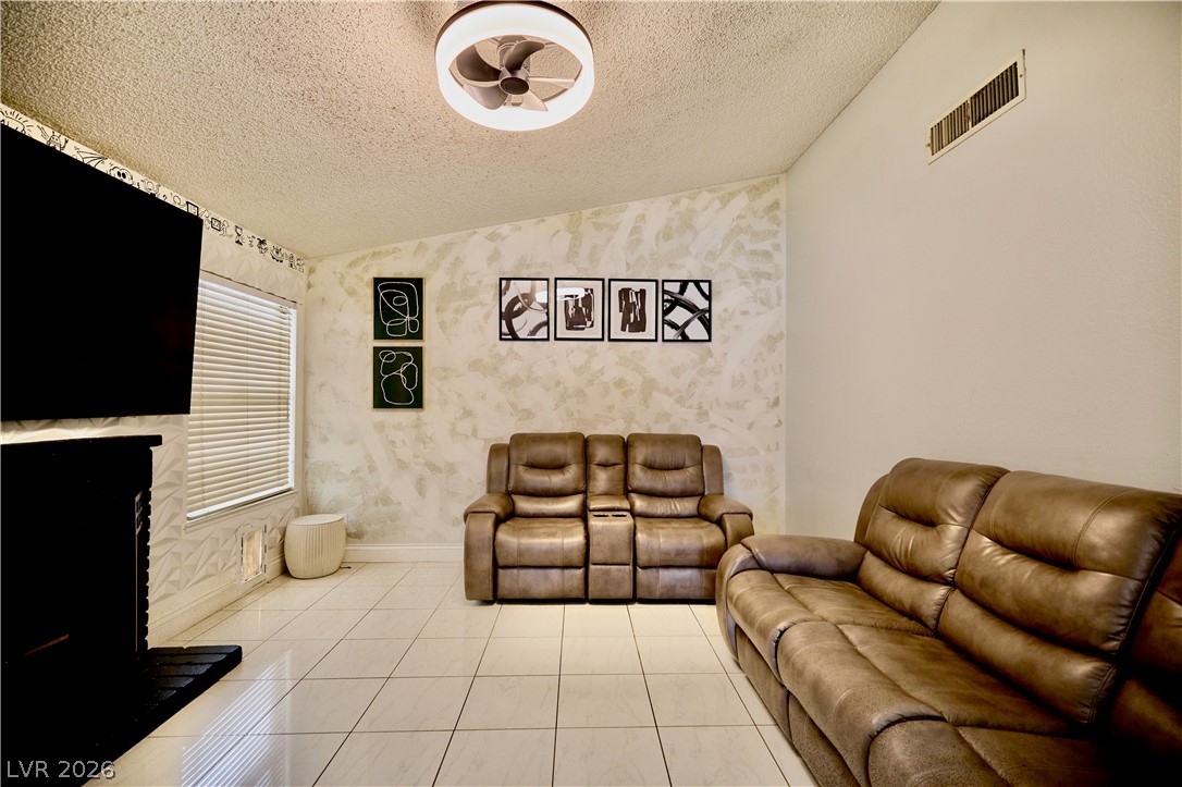 6669 Pleasant Plains Way Property Photo 4