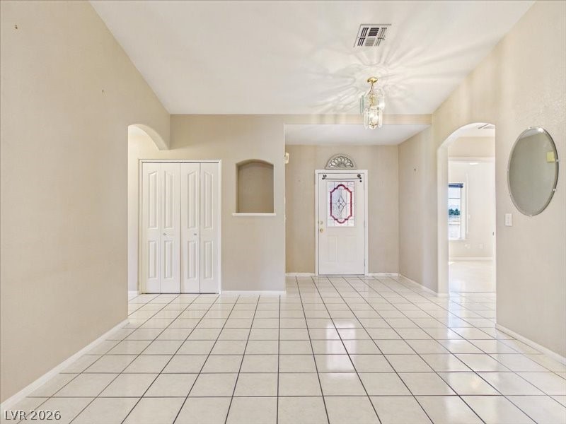 1710 North Murphy Street Property Photo 4