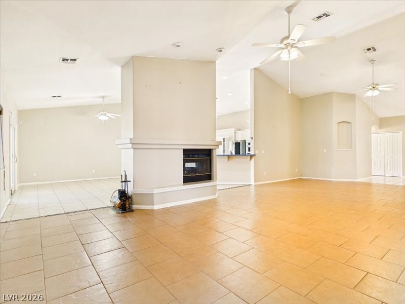 1710 North Murphy Street Property Photo 9