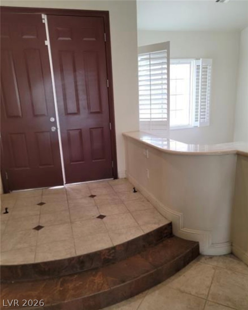 5718 San Florentine Avenue Property Photo 5