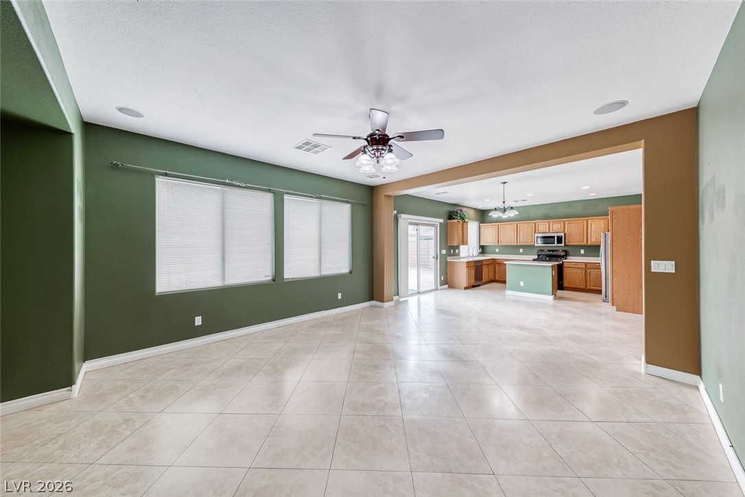 6342 Heather Creek Place Property Photo 3