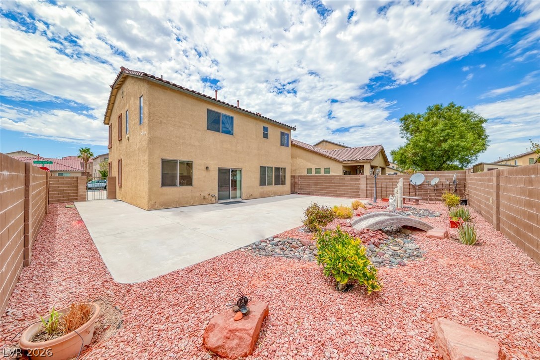 6342 Heather Creek Place Property Photo 8