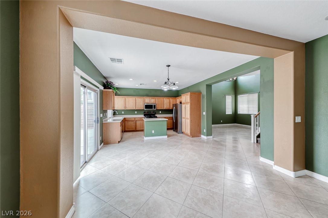 6342 Heather Creek Place Property Photo 9