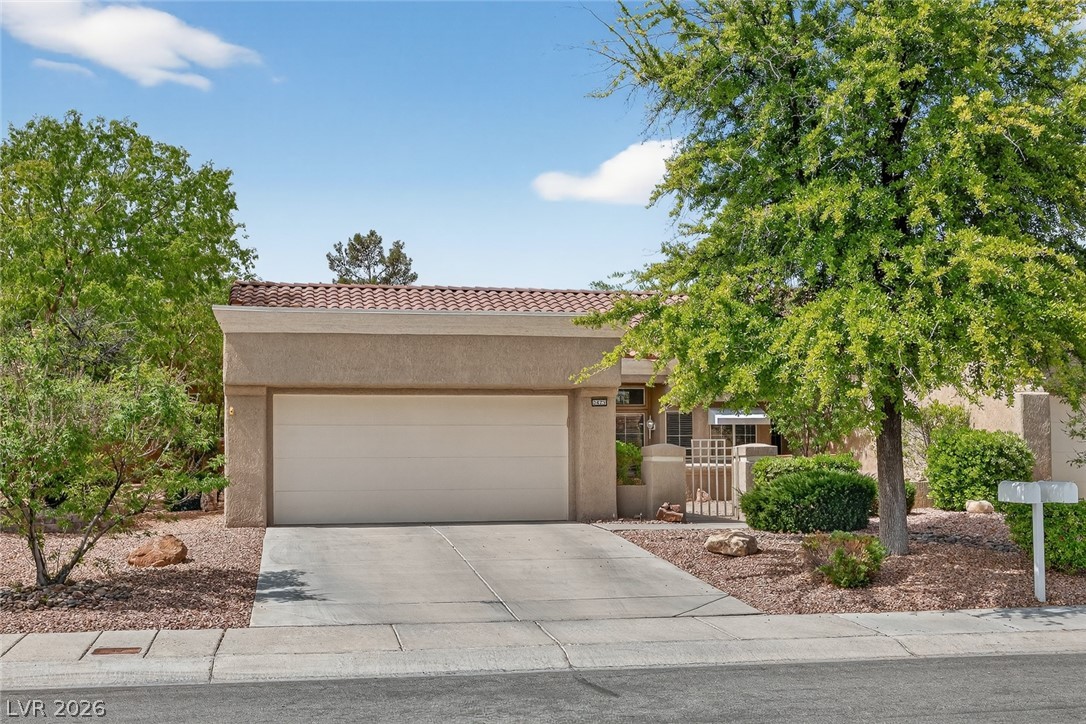 2425 Desert Butte Drive Property Photo 2