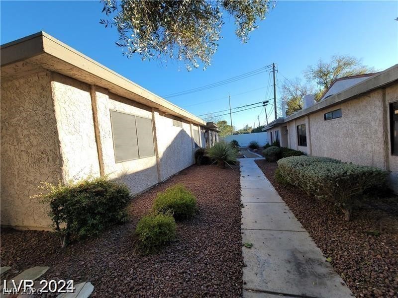 2459 Domingo Street Property Photo 6
