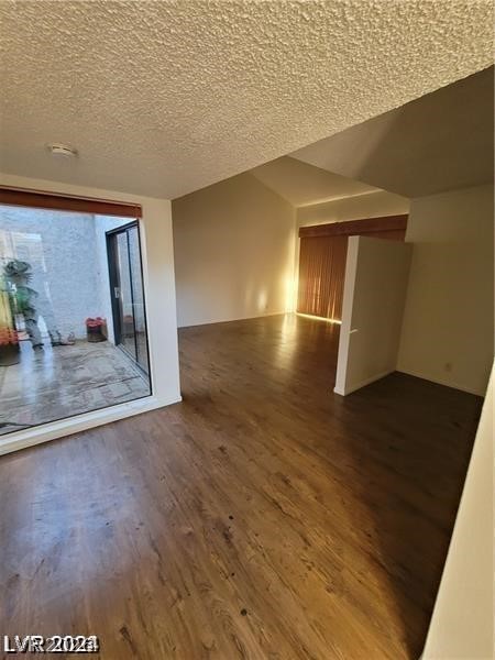 2459 Domingo Street Property Photo 23