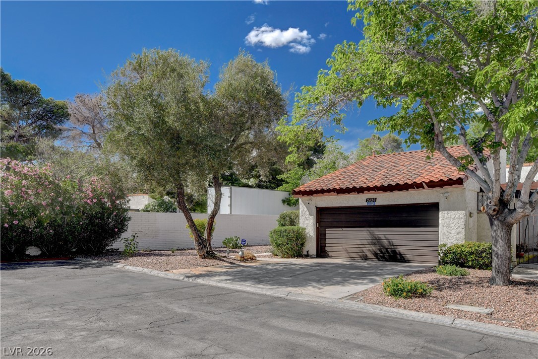 2620 San Lago Court Property Photo 2