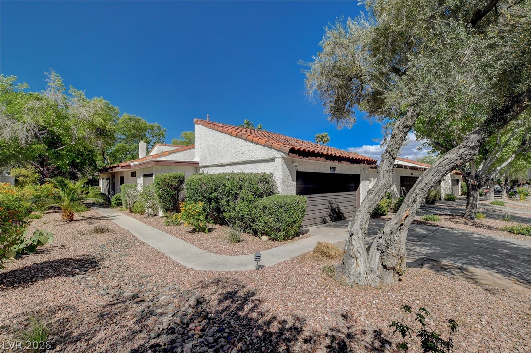 2620 San Lago Court Property Photo 3