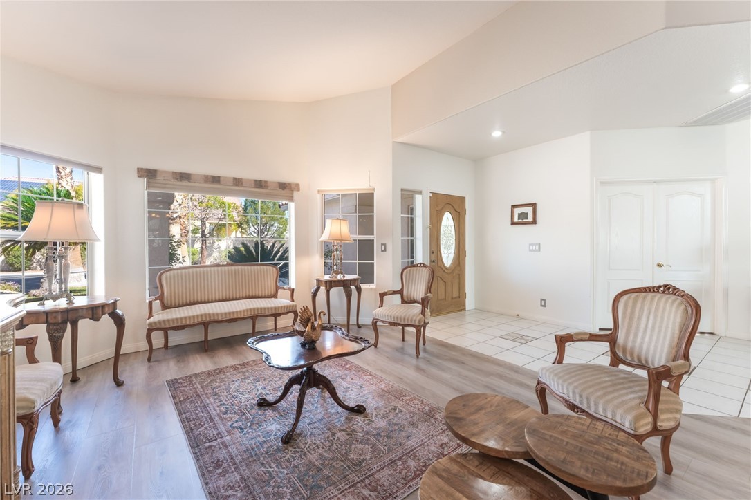 8048 Marbella Circle Property Photo 9