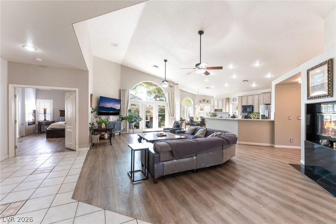 8048 Marbella Circle Property Photo 14