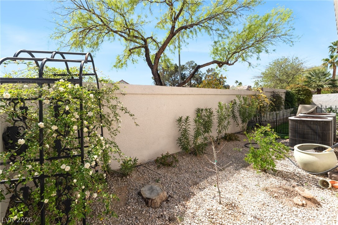 8048 Marbella Circle Property Photo 47