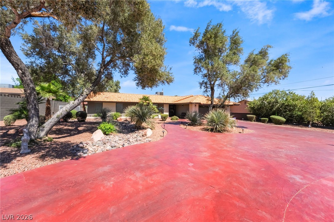 6540 Laredo Street Property Photo 3