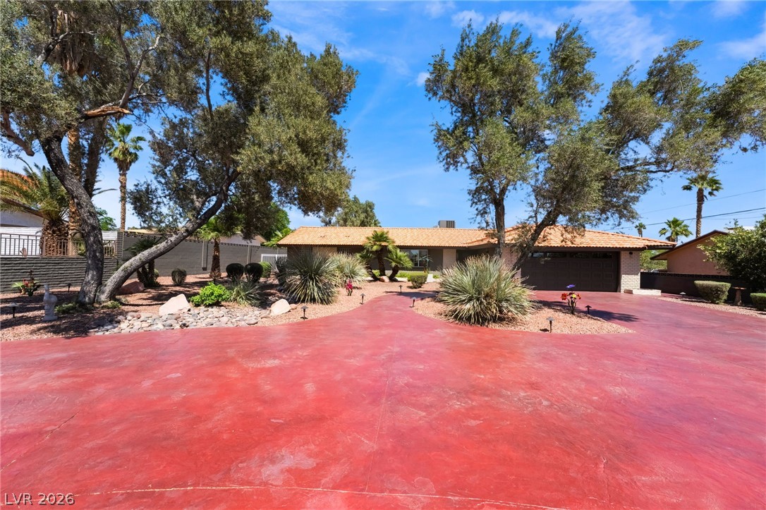 6540 Laredo Street Property Photo 4