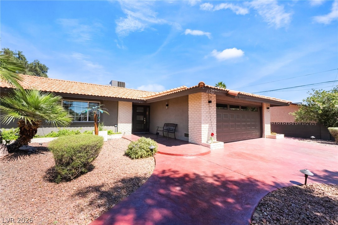 6540 Laredo Street Property Photo 6