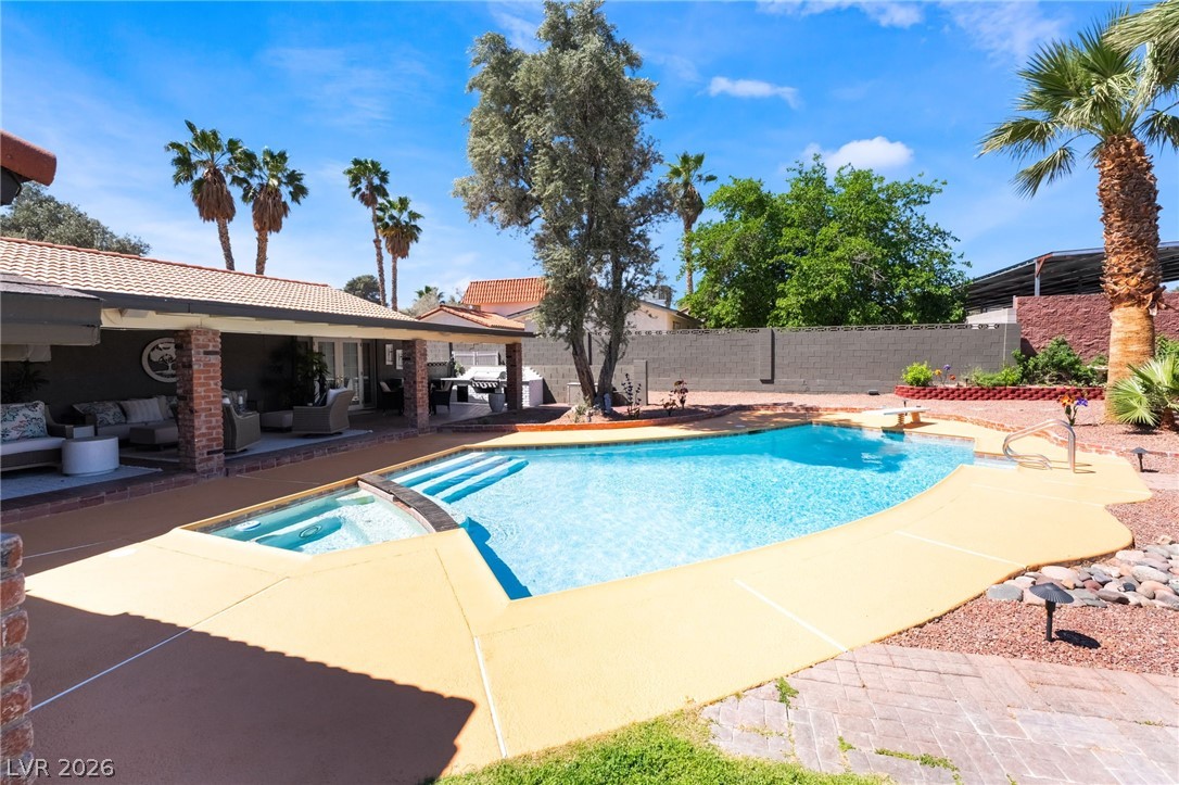 6540 Laredo Street Property Photo 54