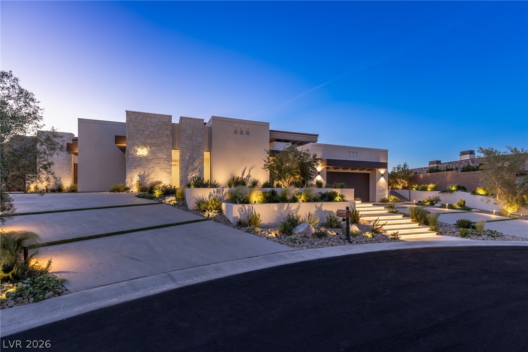 24 Pebble Hills Court Property Photo 2