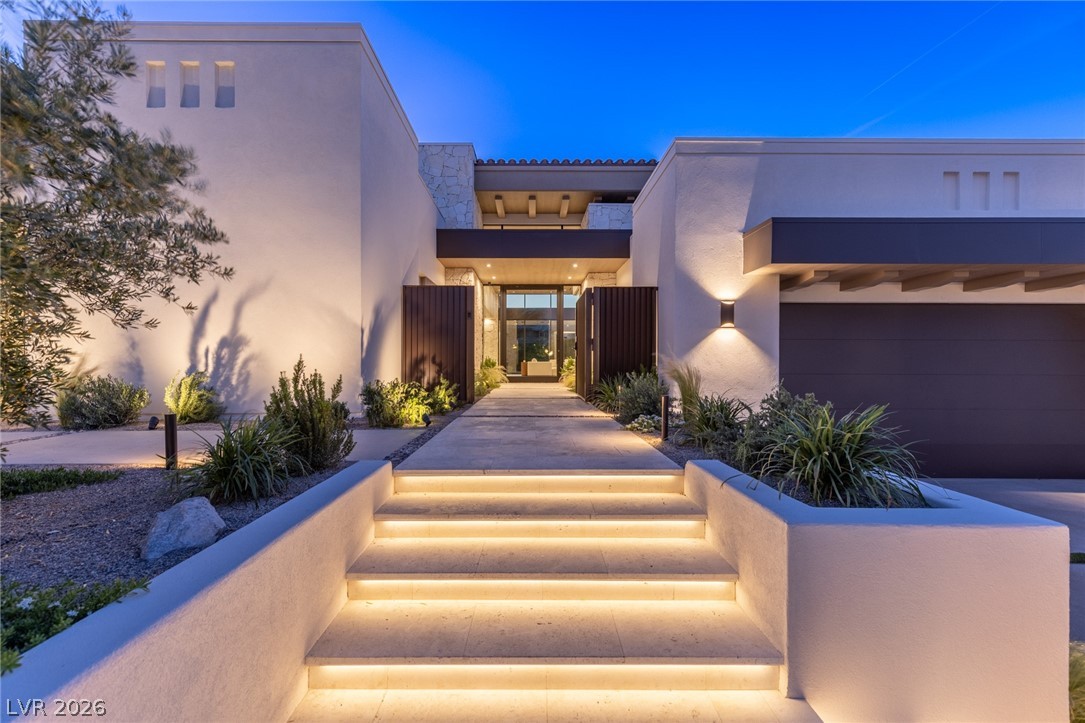 24 Pebble Hills Court Property Photo 3