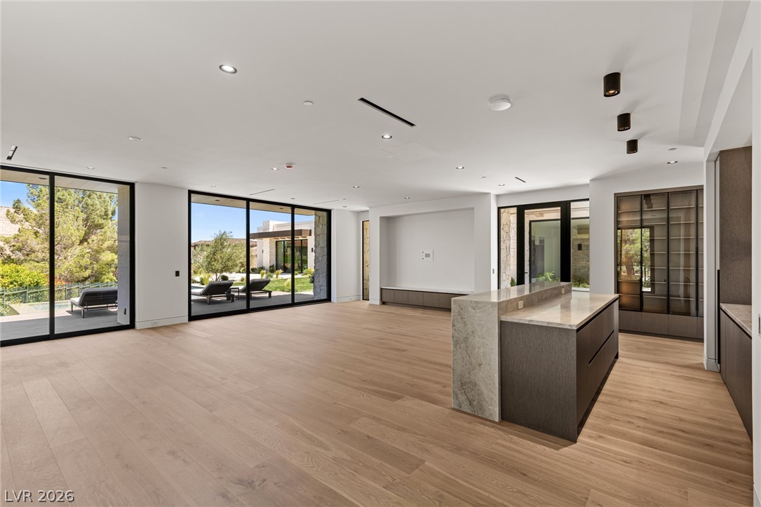 24 Pebble Hills Court Property Photo 56