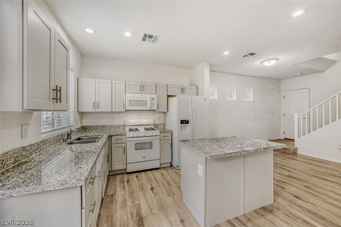 8160 Herring Avenue Property Photo 8