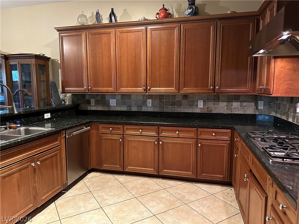 4738 Laurel Canyon Street Property Photo 4