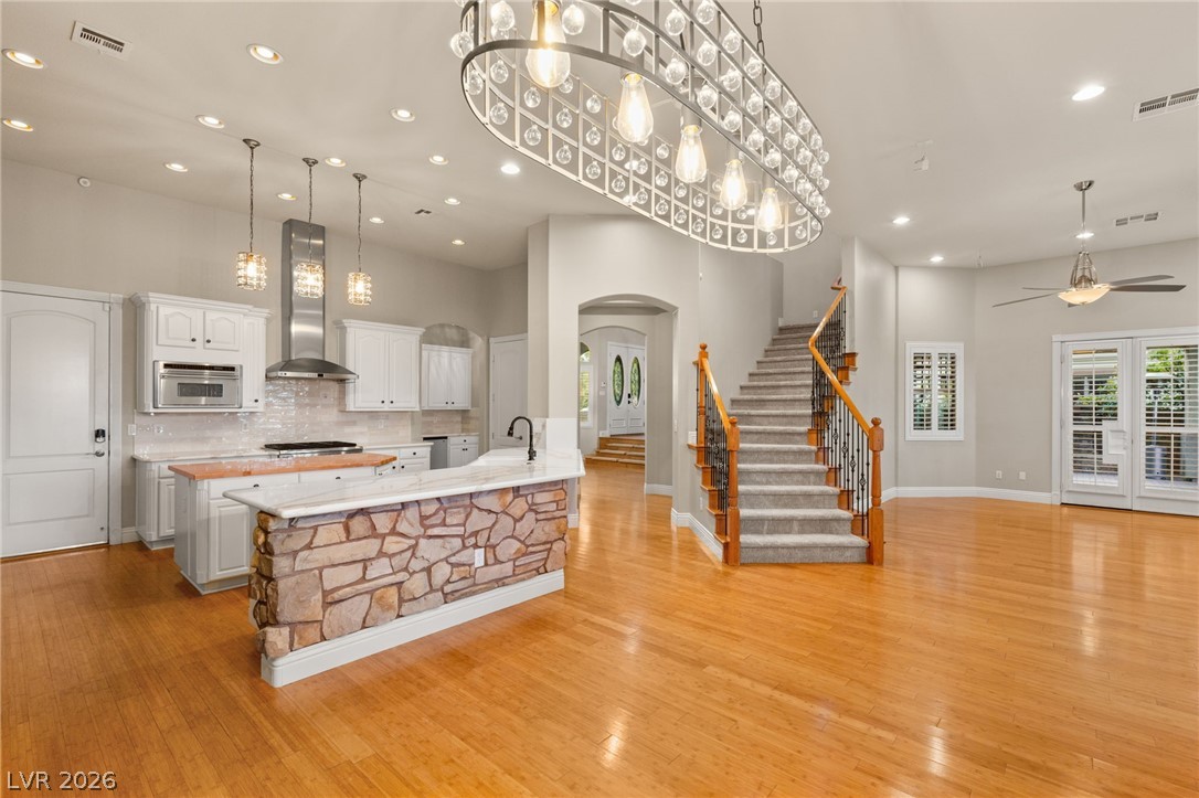 1812 Sydney Leigh Lane Property Photo 4