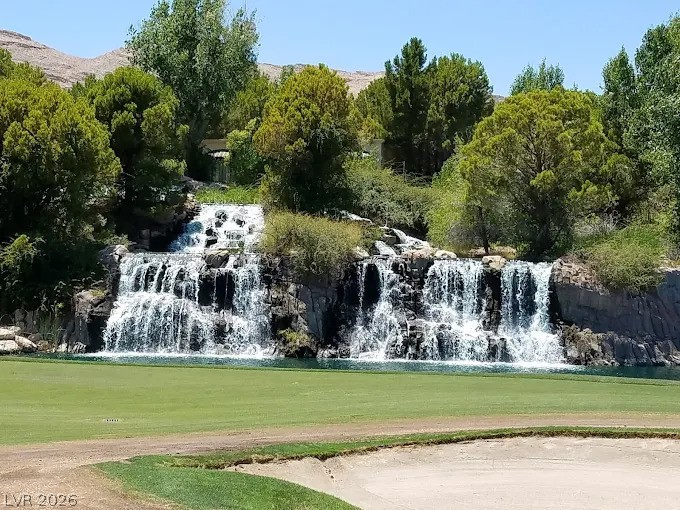 12 Pebble Hills Court Property Photo 6