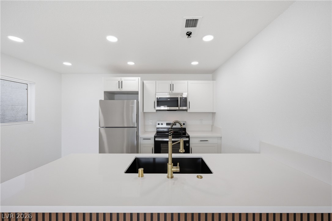 488 Albert Avenue Property Photo 13