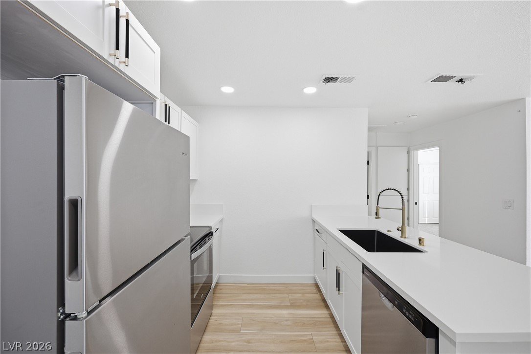 488 Albert Avenue Property Photo 14