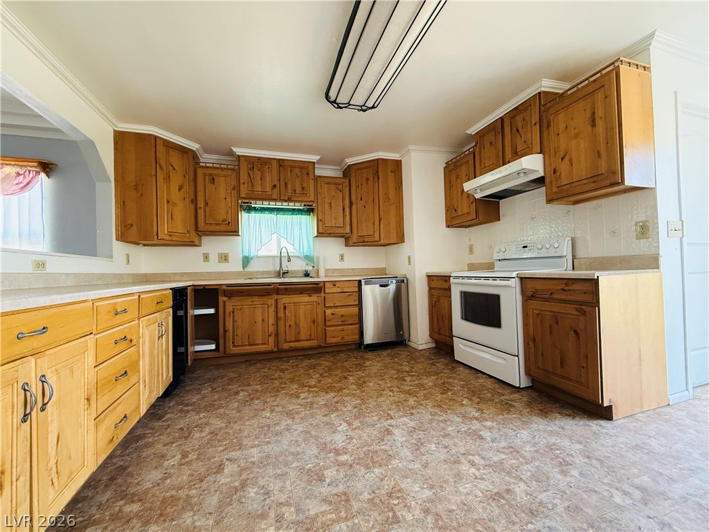 14 Avenue F Property Photo 3