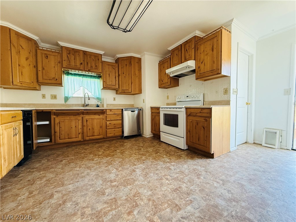 14 Avenue F Property Photo 4