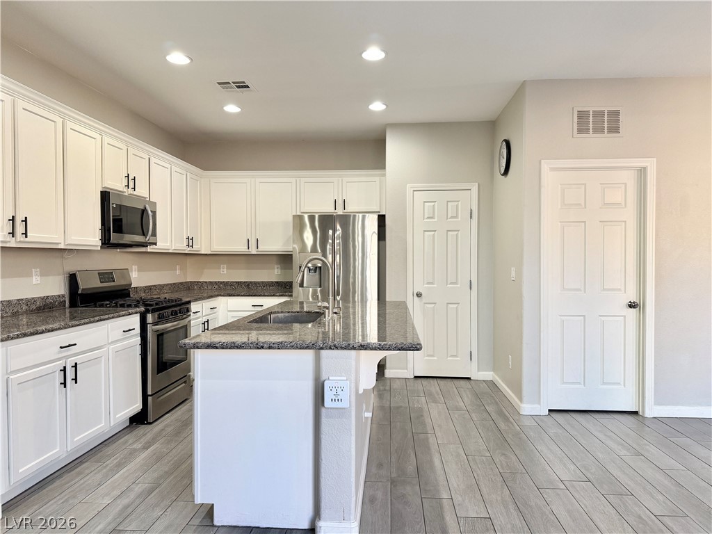 594 Crying Bird Avenue Property Photo 12